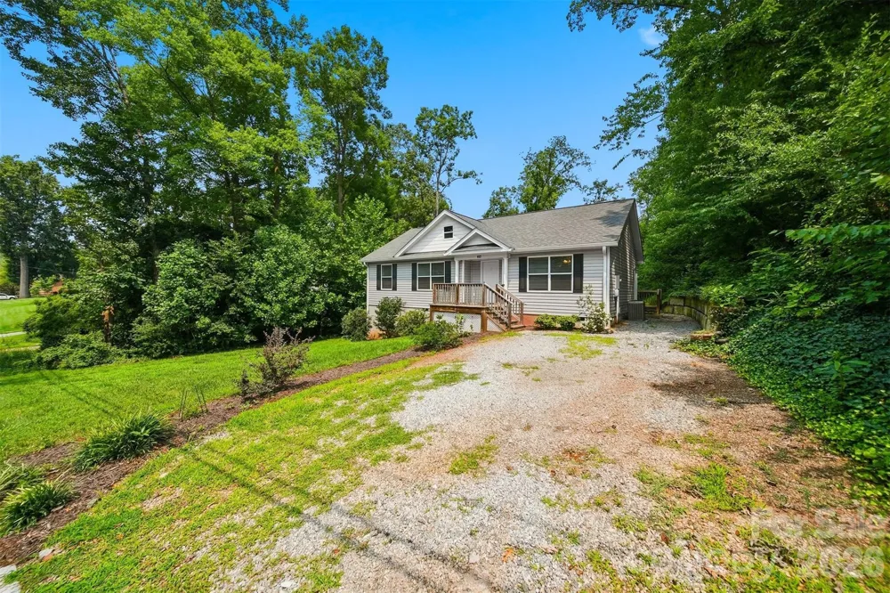117 Falls Street Morganton, NC 28655
