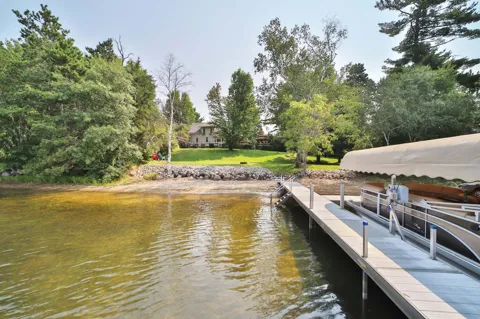 1635 & 1627 E Ponto Lake Road NW