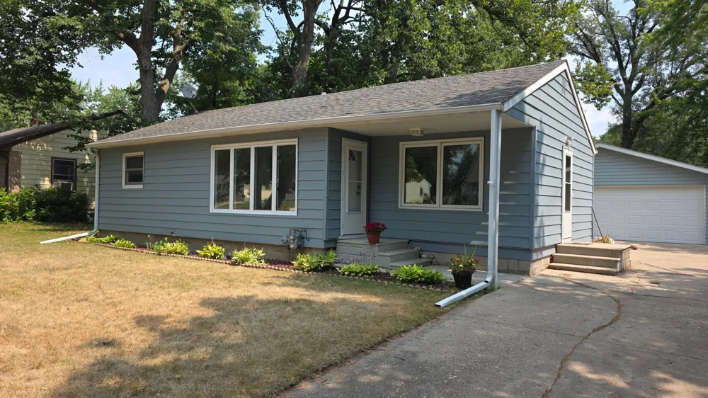 1517 Gary Avenue Detroit Lakes, MN 56501