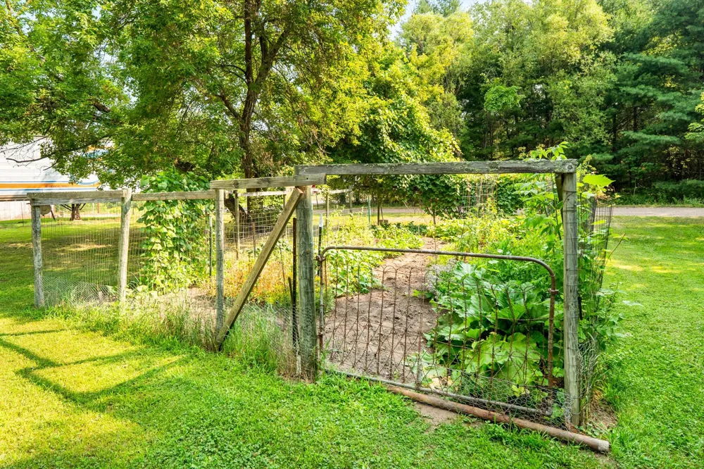 6818 S 1st Avenue Lake Nebagamon, WI 54849