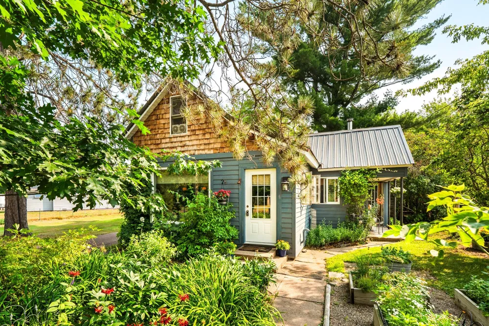 6818 S 1st Avenue Lake Nebagamon, WI 54849