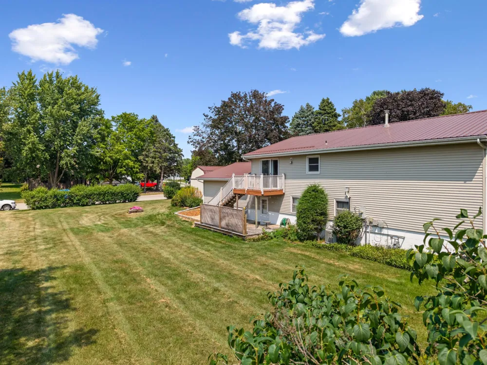 300 8th Street NW Plainview, MN 55964