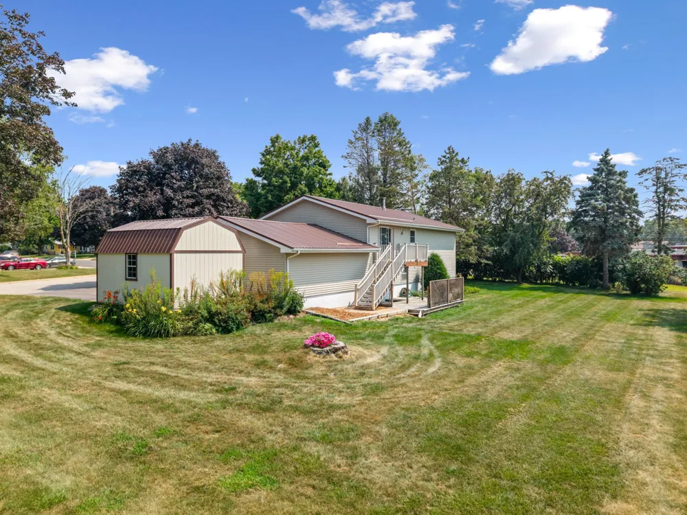 300 8th Street NW Plainview, MN 55964