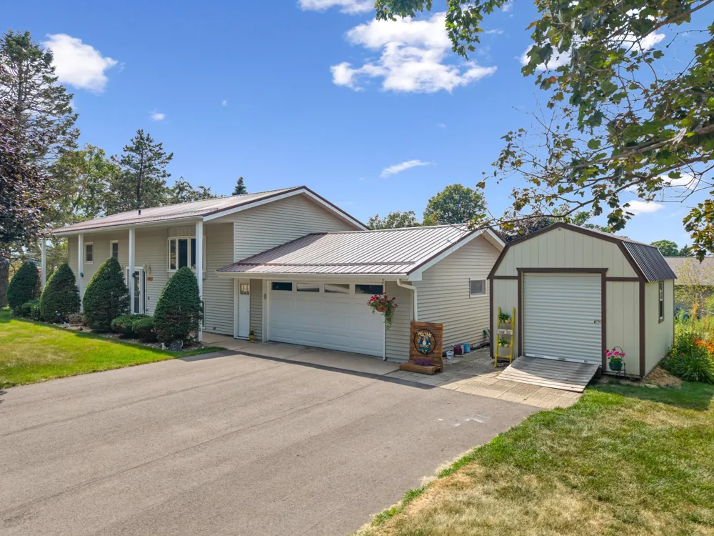 300 8th Street NW Plainview, MN 55964