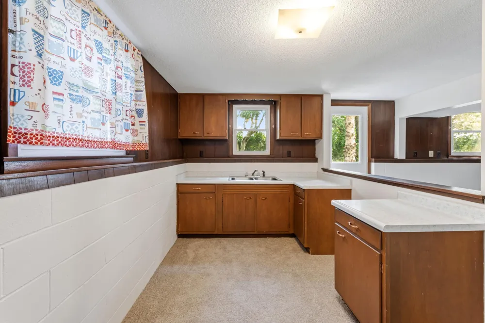 300 8th Street NW Plainview, MN 55964