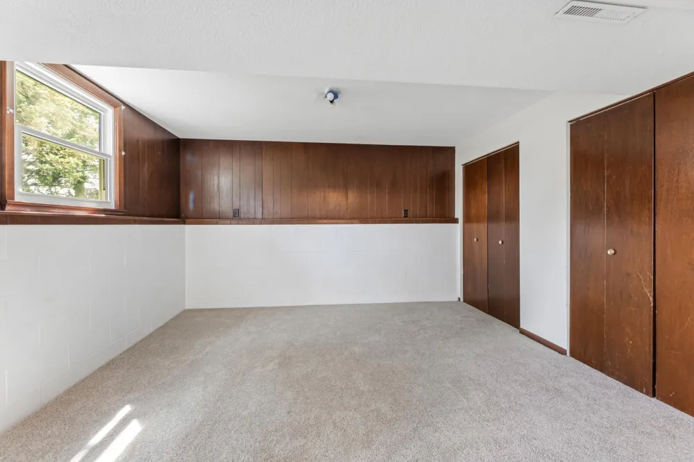 300 8th Street NW Plainview, MN 55964
