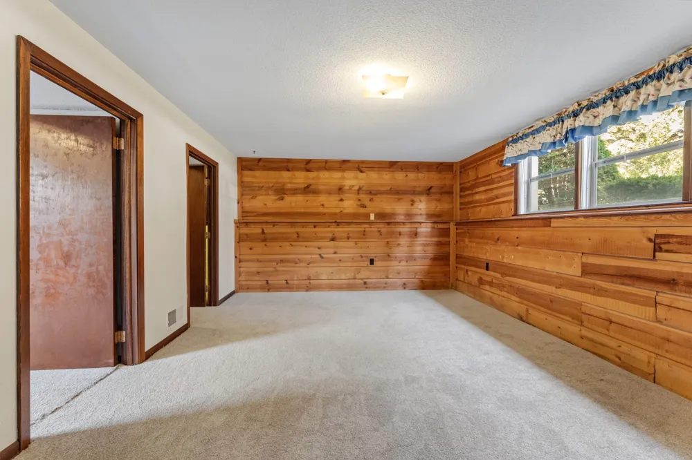 300 8th Street NW Plainview, MN 55964