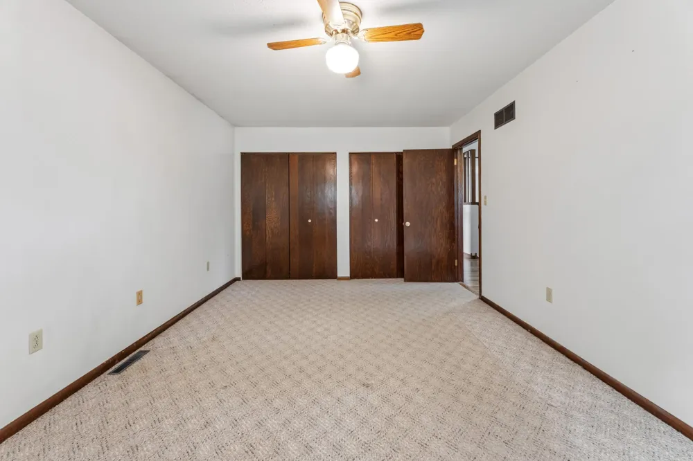 300 8th Street NW Plainview, MN 55964