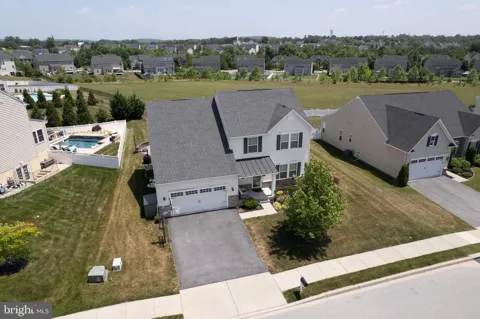 810 AMHERST LANE