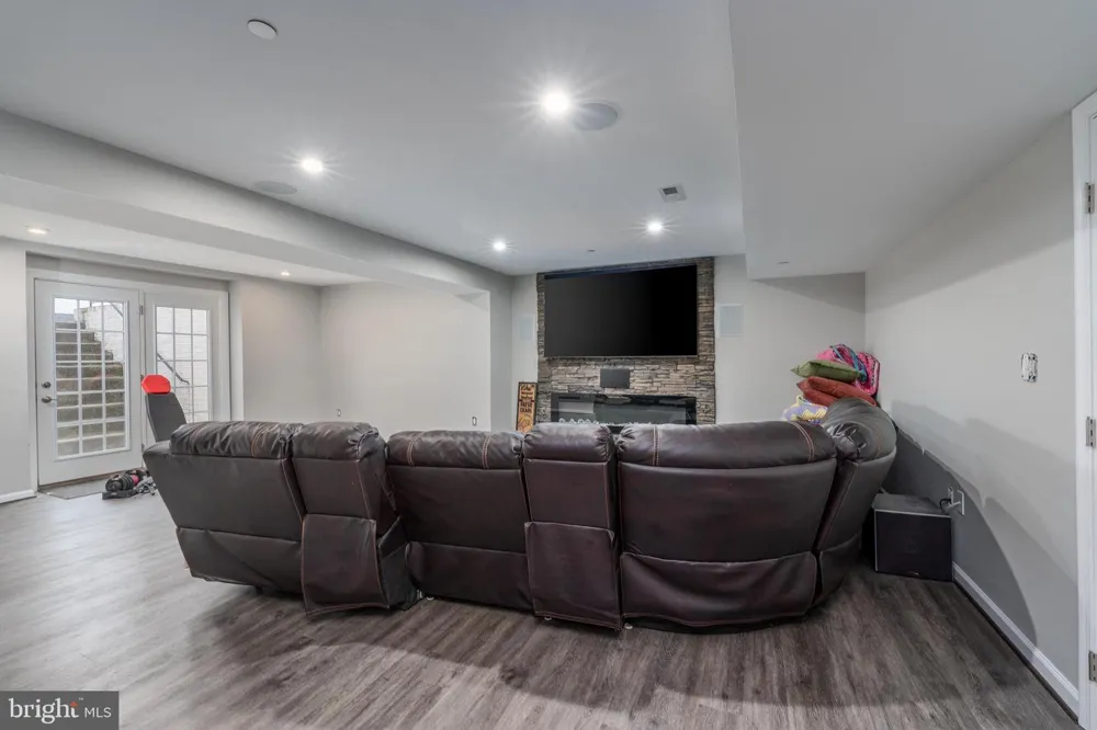 810 AMHERST LANE Westminster, MD 21158