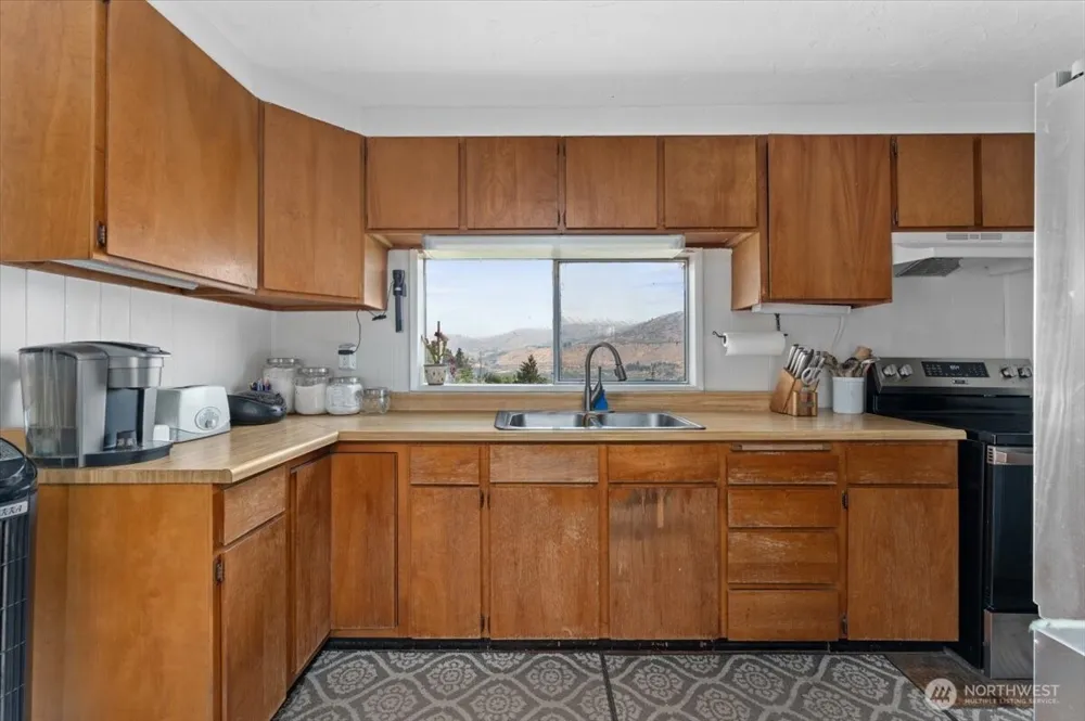 1638 Green Avenue Manson, WA 98831