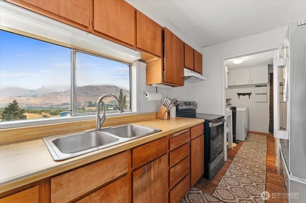 1638 Green Avenue Manson, WA 98831
