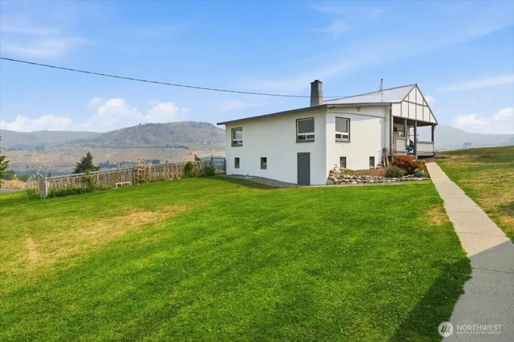 1638 Green Avenue Manson, WA 98831
