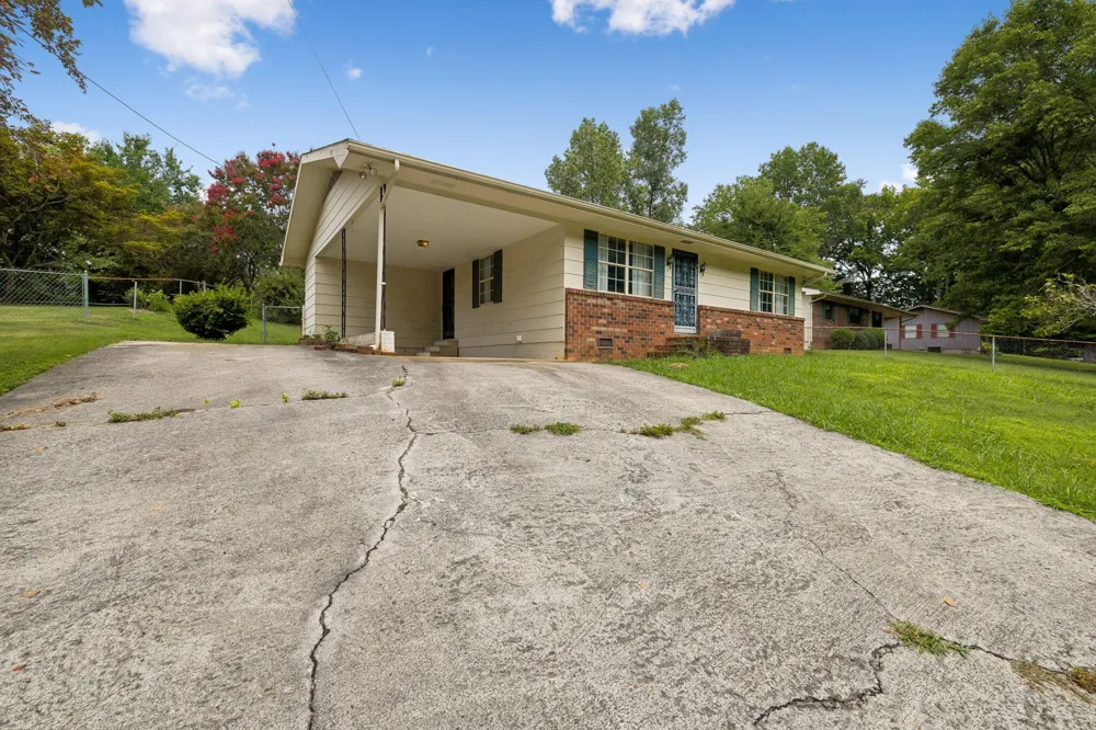 521 E Sunset Drive Athens, TN 37303