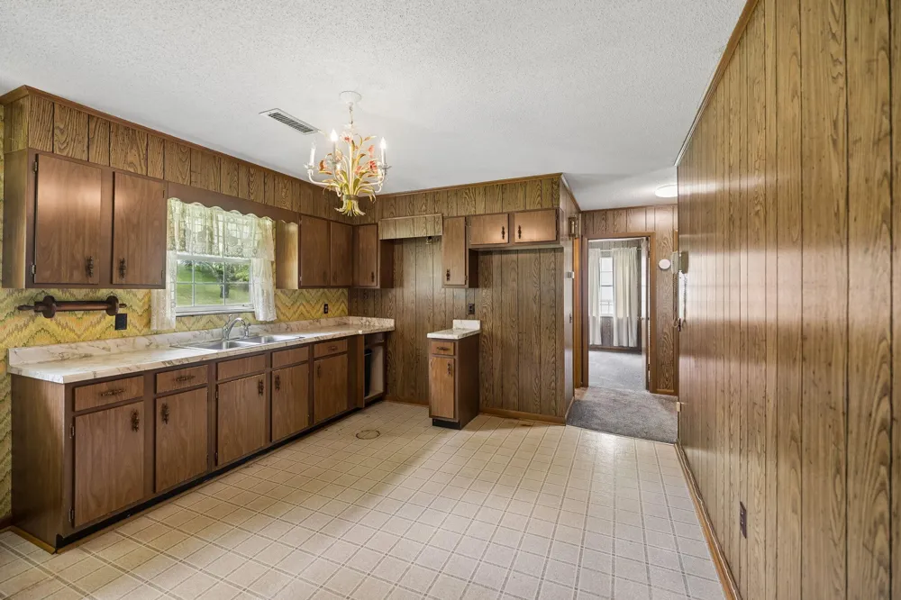 521 E Sunset Drive Athens, TN 37303