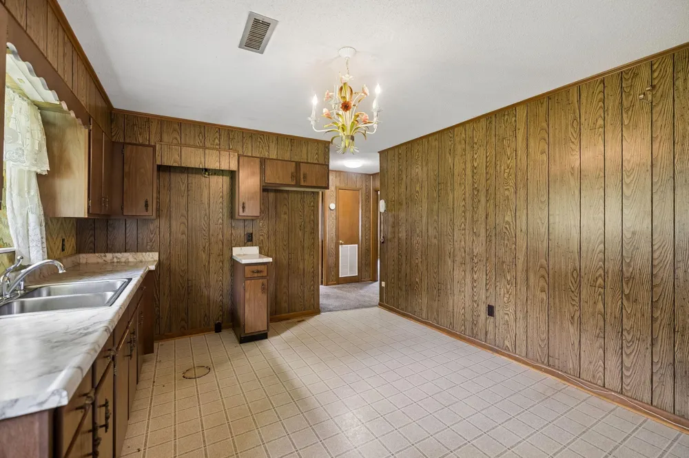 521 E Sunset Drive Athens, TN 37303