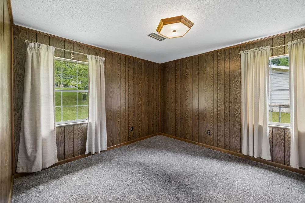 521 E Sunset Drive Athens, TN 37303