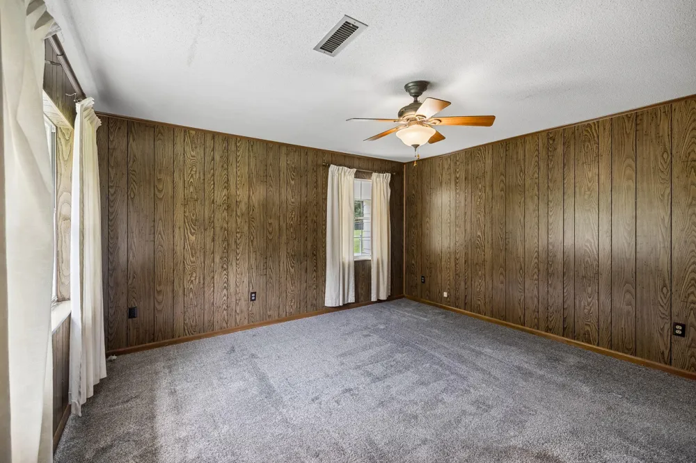 521 E Sunset Drive Athens, TN 37303