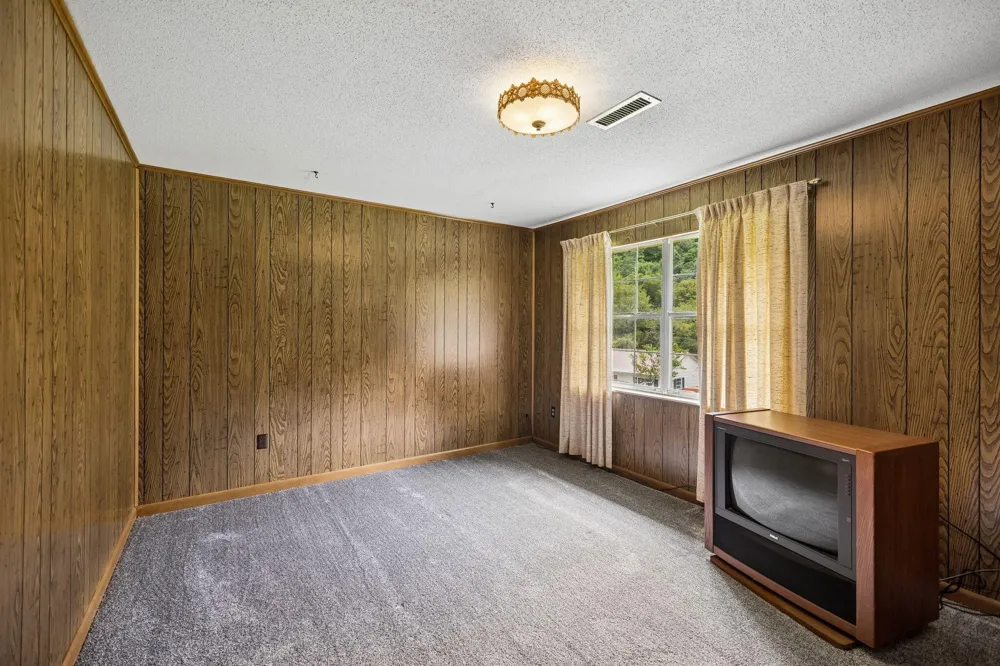 521 E Sunset Drive Athens, TN 37303