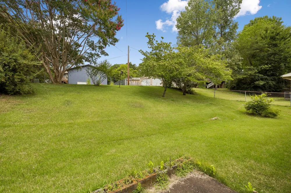 521 E Sunset Drive Athens, TN 37303