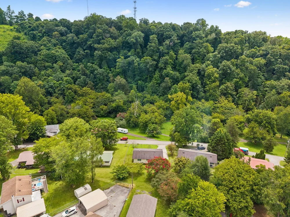521 E Sunset Drive Athens, TN 37303