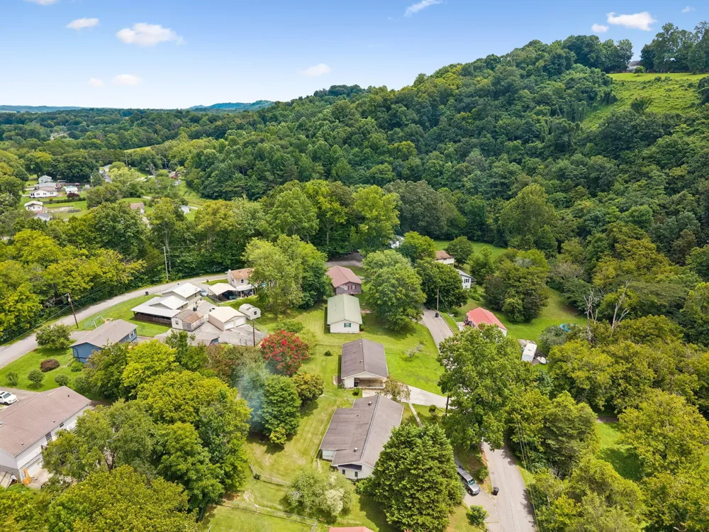 521 E Sunset Drive Athens, TN 37303