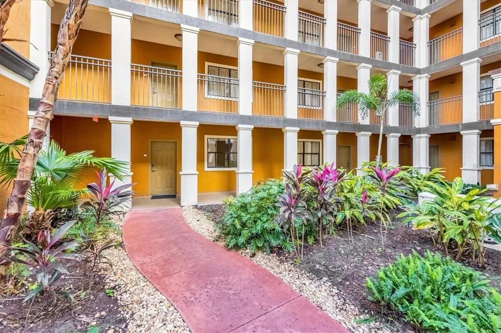 12521 FLORIDAYS RESORT DRIVE #103F Orlando, FL 32821