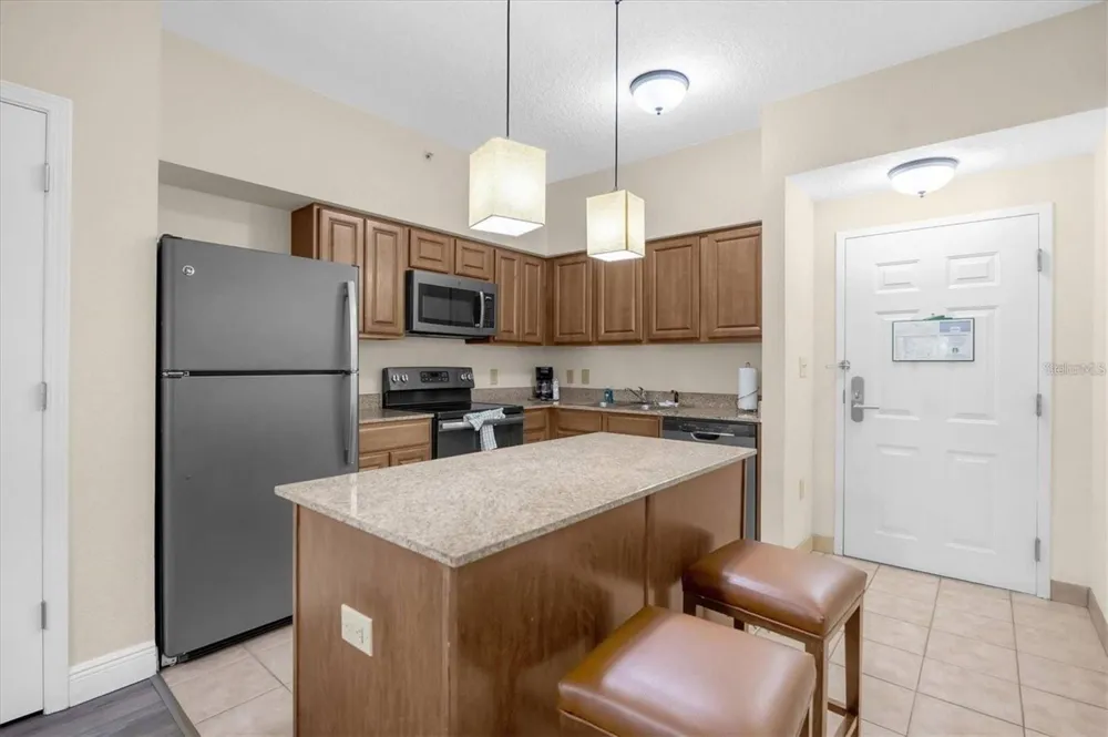 12521 FLORIDAYS RESORT DRIVE #103F Orlando, FL 32821