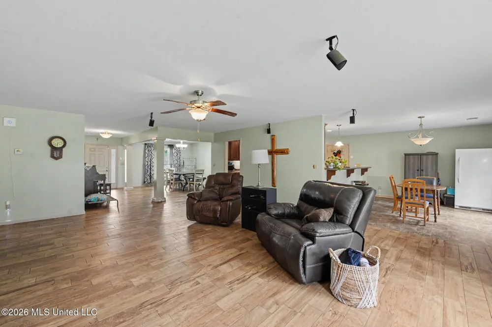 25481 Ms-57 Leakesville, MS 39451