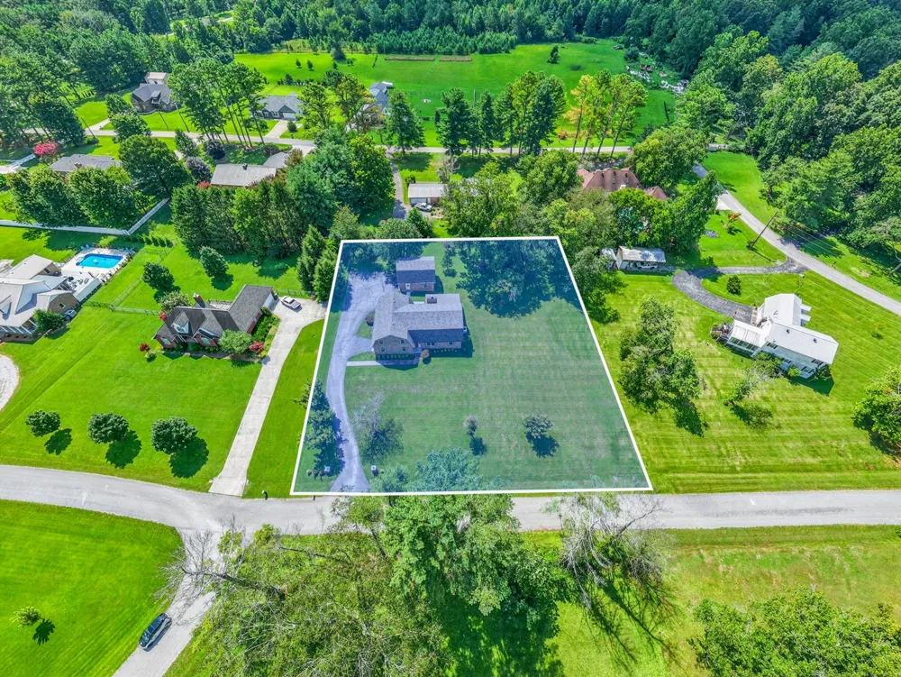 241 Camille St Manchester, TN 37355