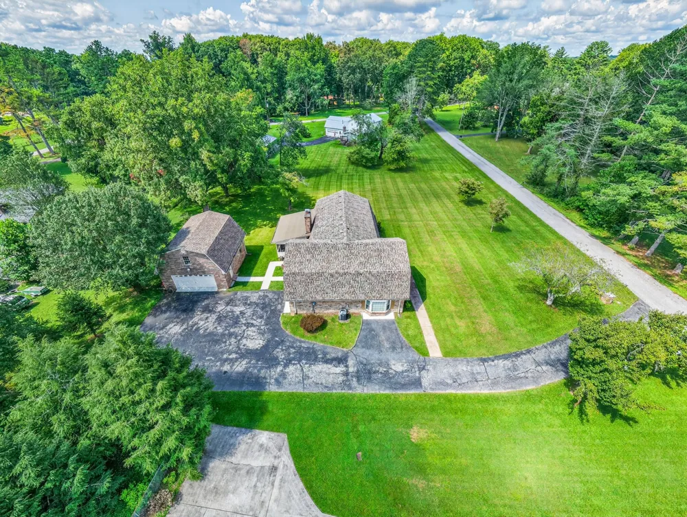 241 Camille St Manchester, TN 37355