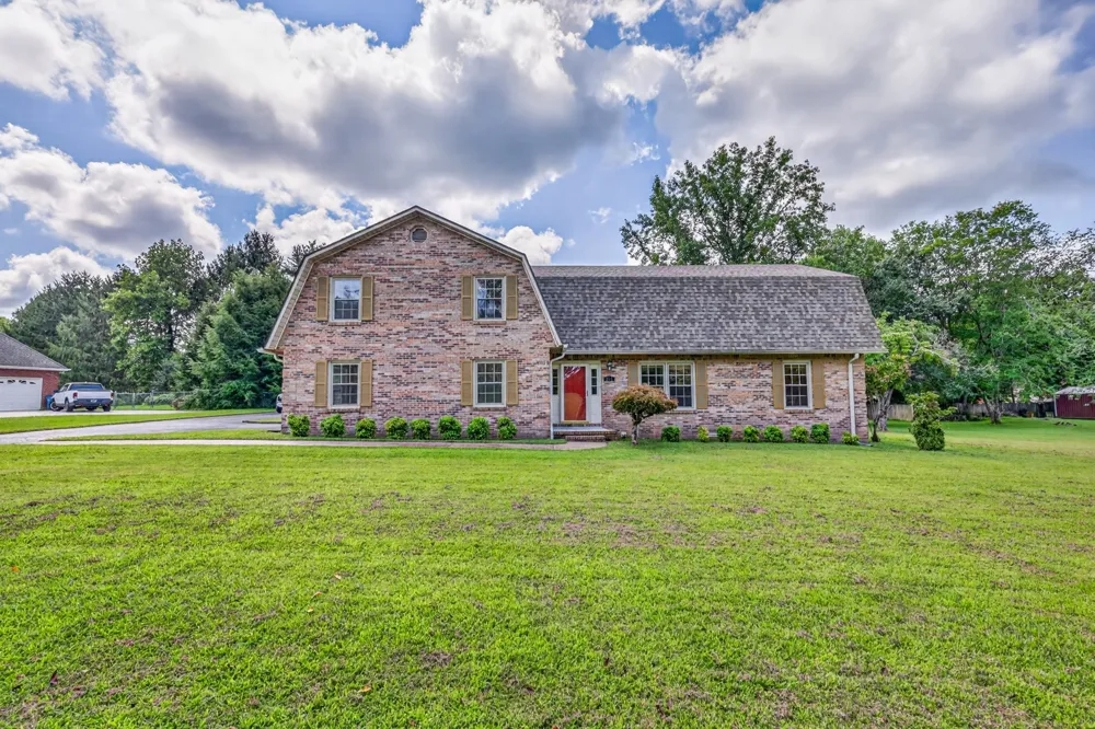 241 Camille St Manchester, TN 37355