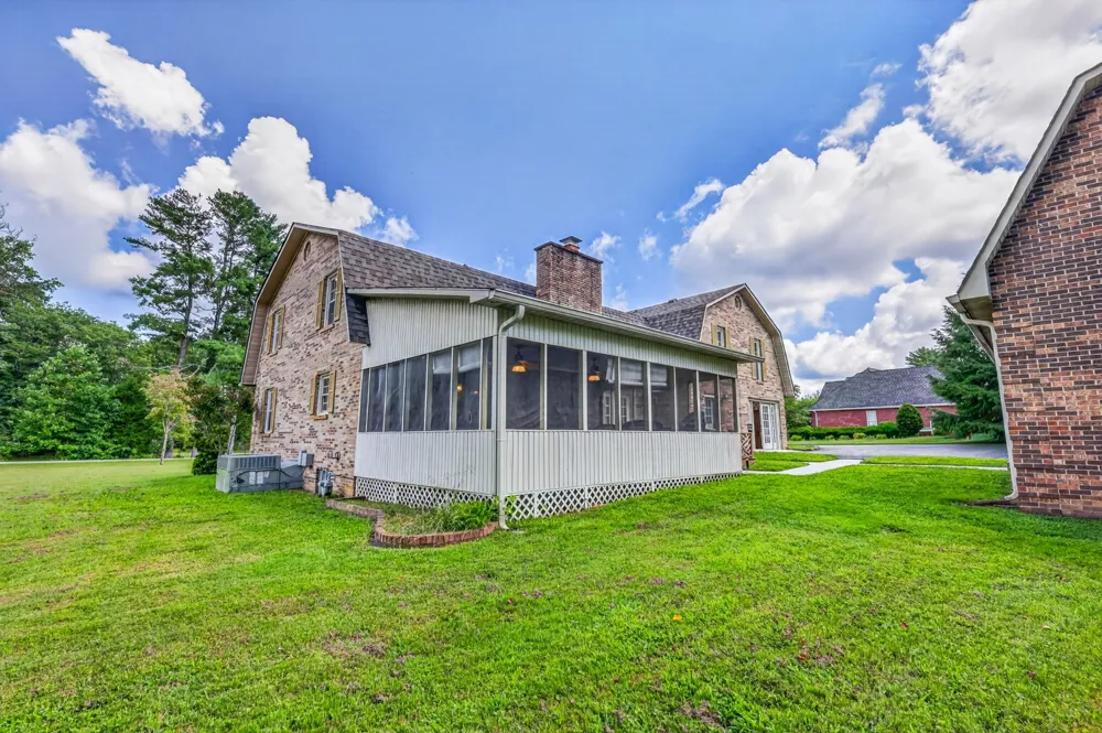 241 Camille St Manchester, TN 37355