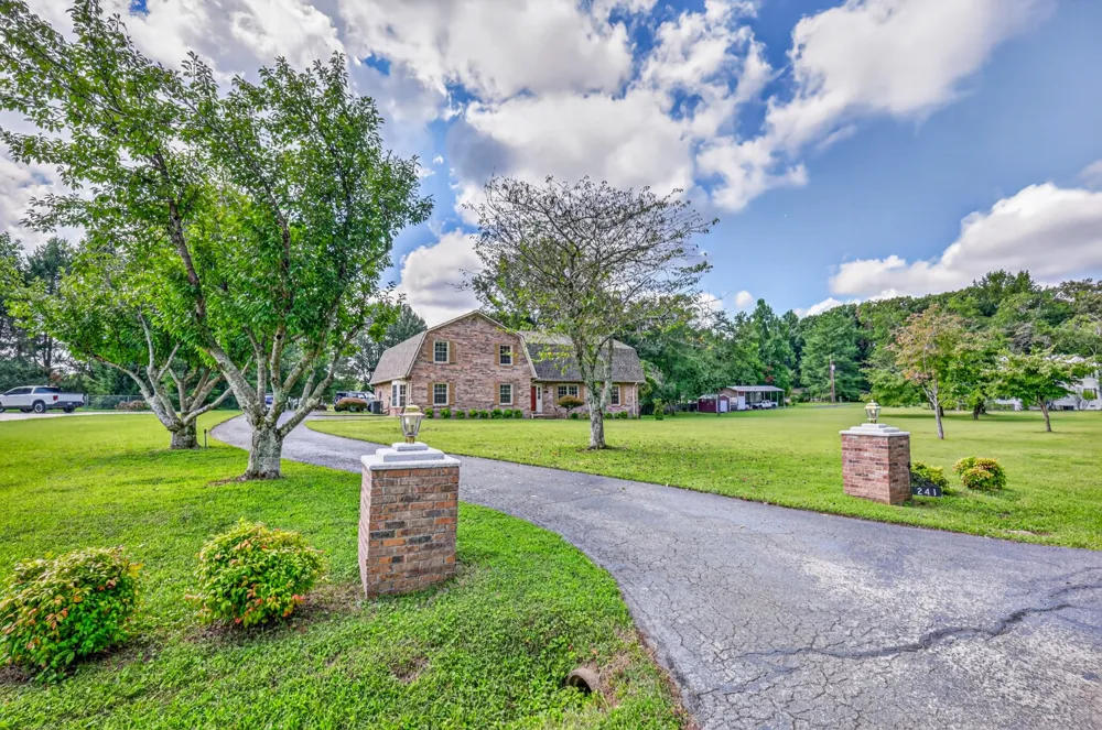 241 Camille St Manchester, TN 37355