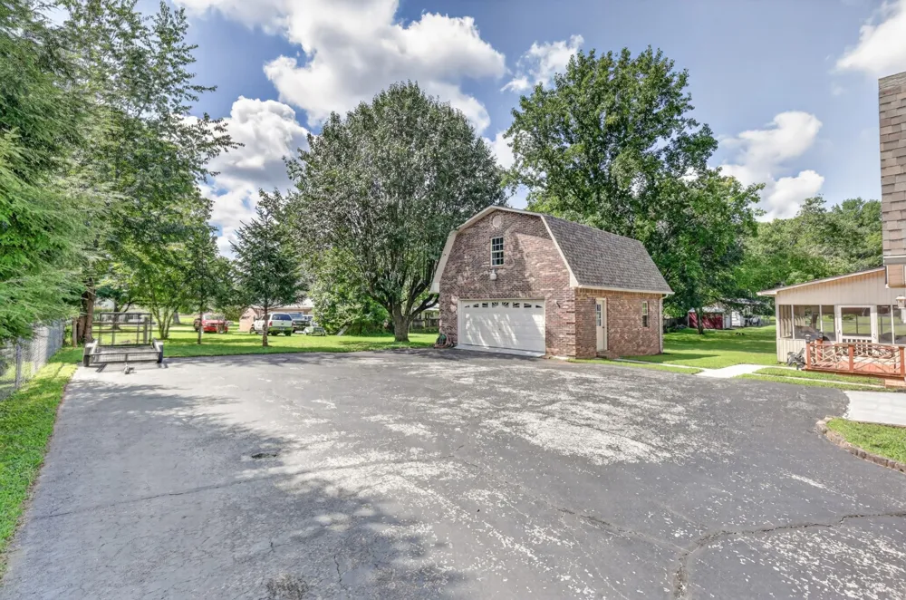 241 Camille St Manchester, TN 37355
