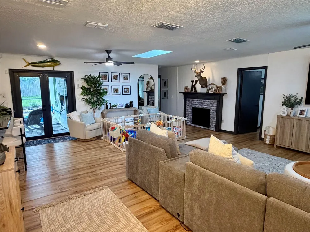 1105 DORIS STREET Altamonte Springs, FL 32714