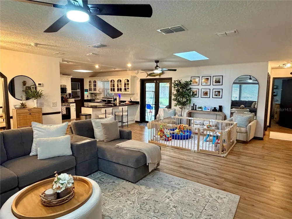1105 DORIS STREET Altamonte Springs, FL 32714