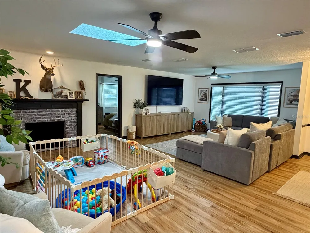 1105 DORIS STREET Altamonte Springs, FL 32714