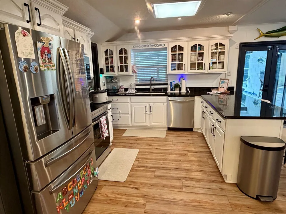 1105 DORIS STREET Altamonte Springs, FL 32714