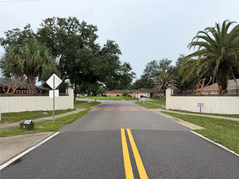 1105 DORIS STREET Altamonte Springs, FL 32714