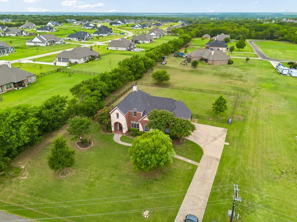 1001 Pike Road Gunter, TX 75058