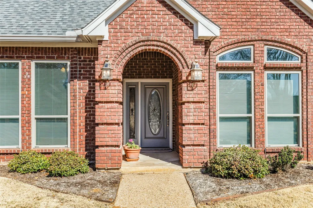 2942 Woodland Hills Drive Grapevine, TX 76051
