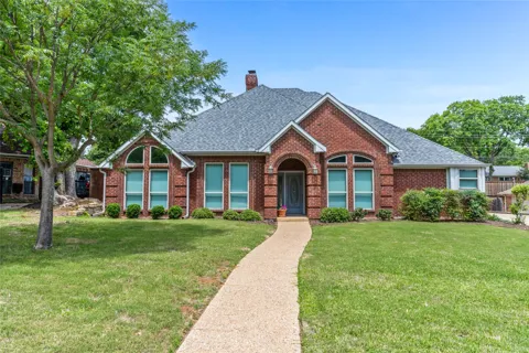 2942 Woodland Hills Drive