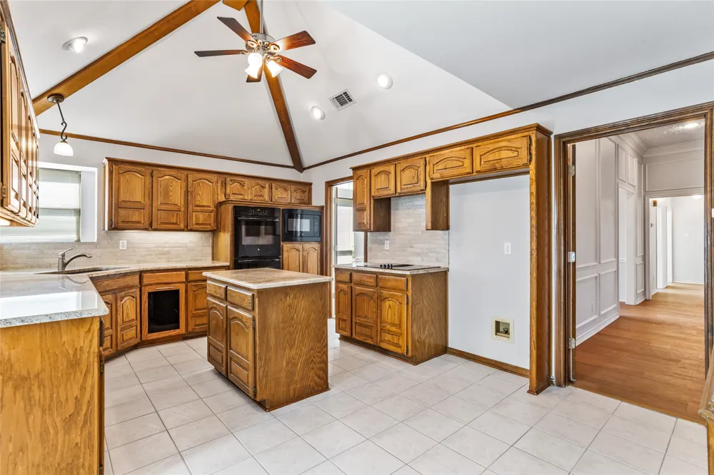 2942 Woodland Hills Drive Grapevine, TX 76051