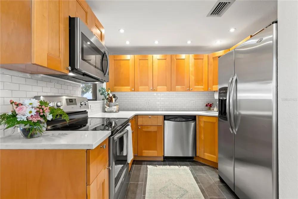 837 42ND AVENUE St Petersburg, FL 33703