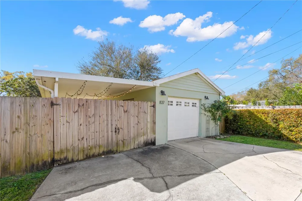 837 42ND AVENUE St Petersburg, FL 33703