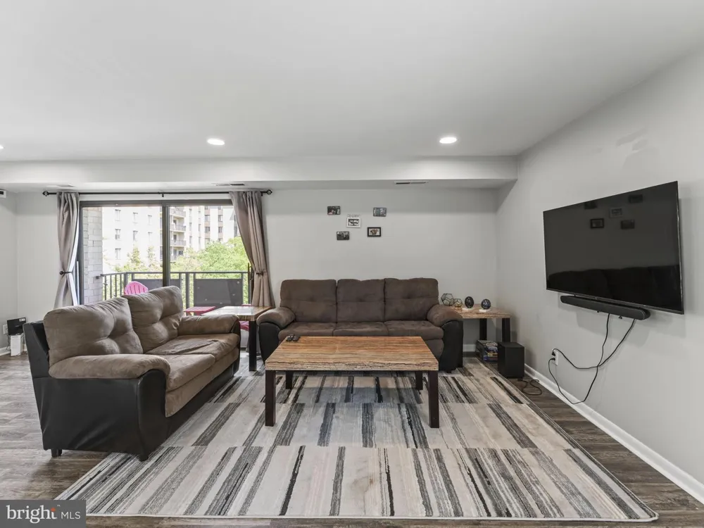 3100 S MANCHESTER STREET #541 Falls Church, VA 22044