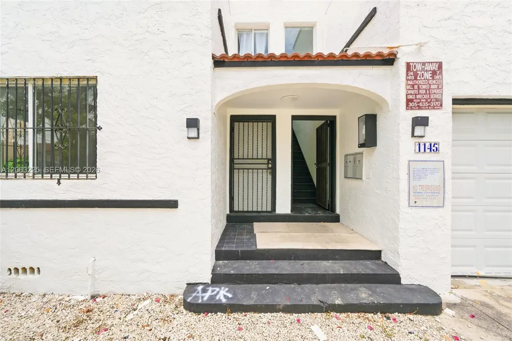 1145 NW 4th St #APT 1 Miami, FL 33128