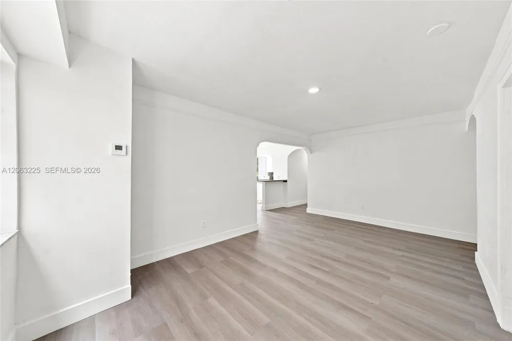 1145 NW 4th St #APT 1 Miami, FL 33128