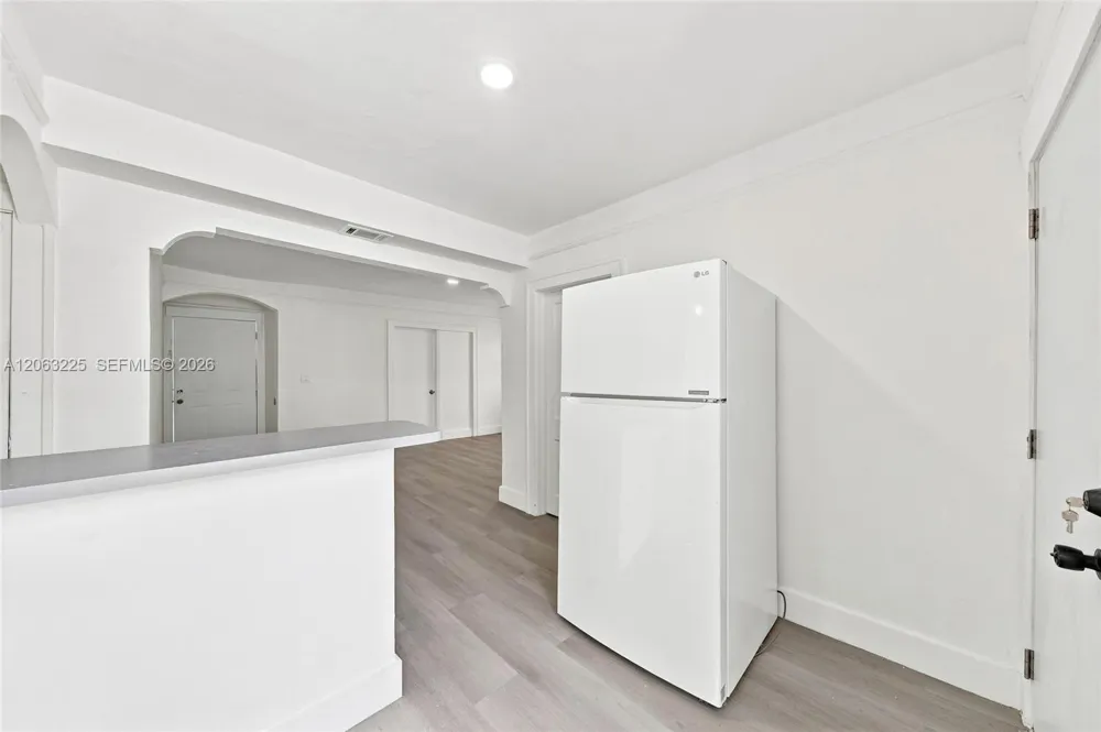 1145 NW 4th St #APT 1 Miami, FL 33128